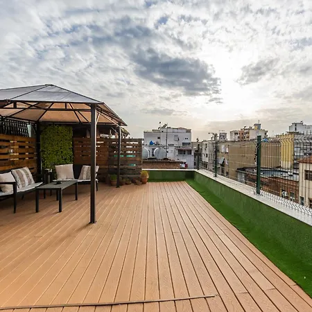 Urban Chic Terrace & View By Pikhost Apartmán