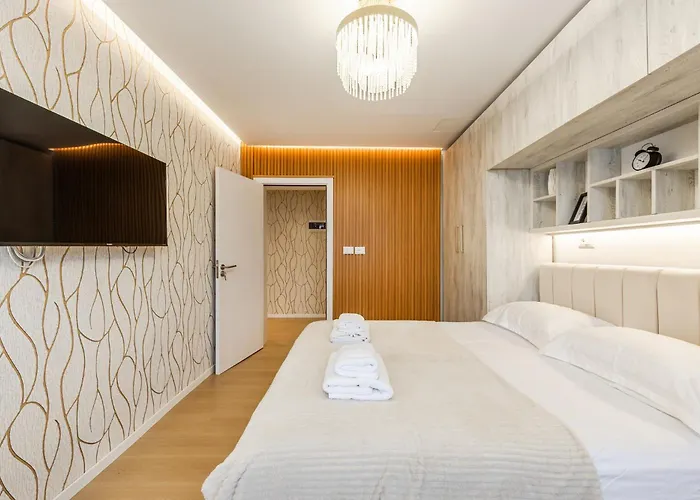 Urban Chic Terrace & View By Pikhost Apartamento Tirana